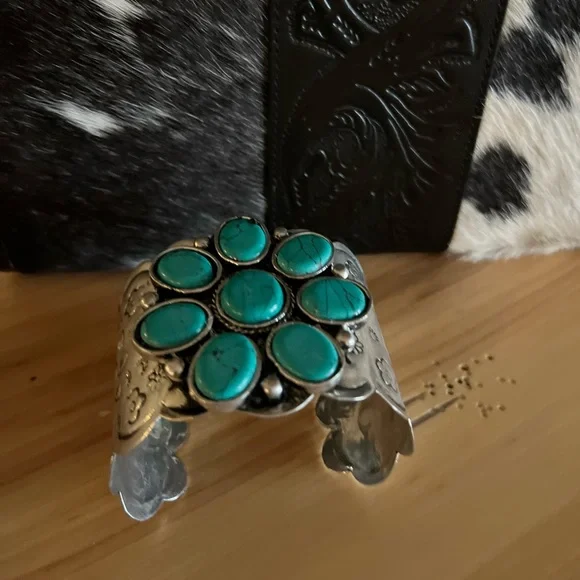 New Faux Squash Turquoise Stone Silver Toned cuff bracelet womens boho western - Picture 7 of 8